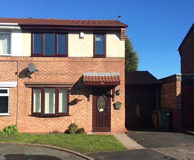 3 Bedroom Semi-Detached House To Rent In Memory Lane, Darlaston, Wednesbury, WS10