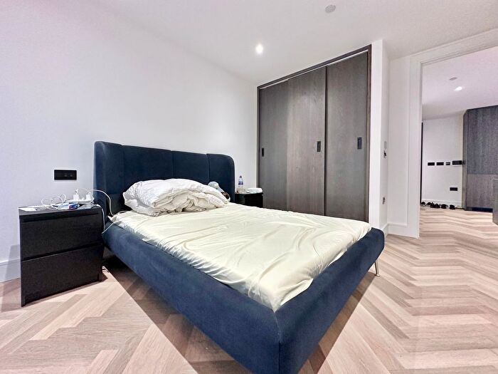2 Bedroom Flat To Rent In Brigade Mews, London, SE1