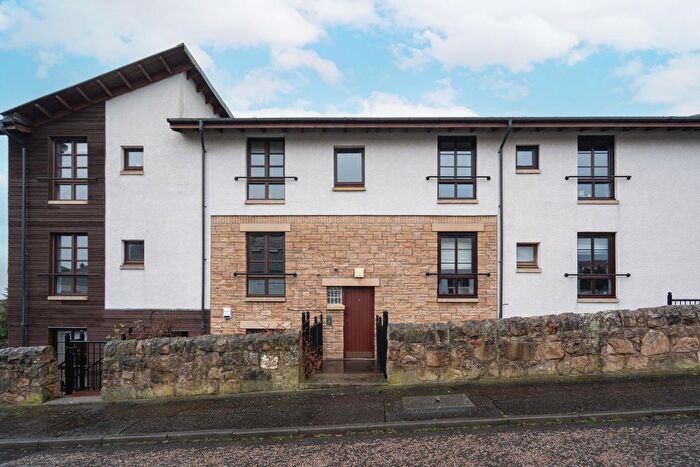 2 Bedroom Flat To Rent In Kingsknowe Park, Edinburgh, EH14