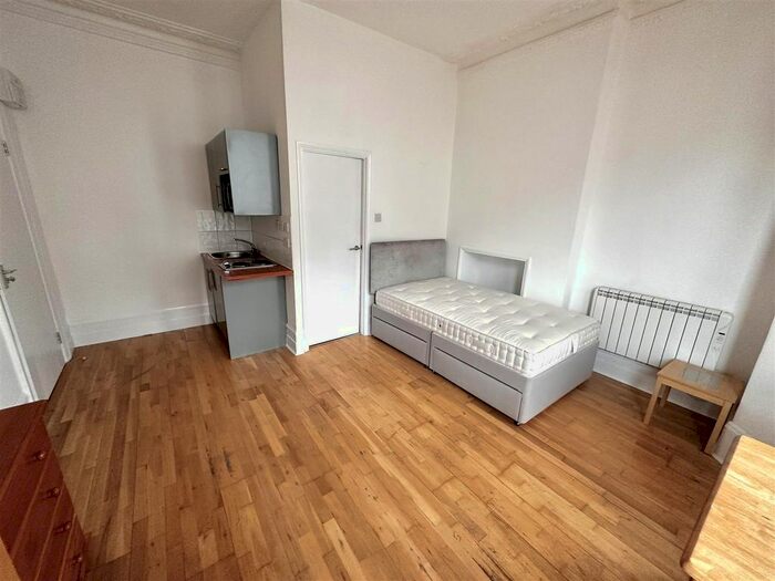 Studio To Rent In Burton Road, London, NW6