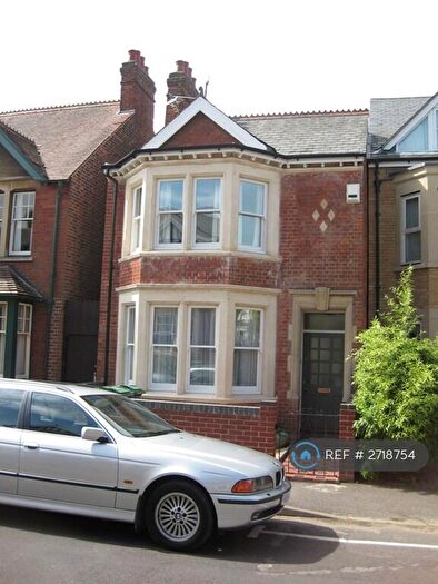 6 Bedroom Semi-Detached House To Rent In Warneford Road, Oxford, OX4