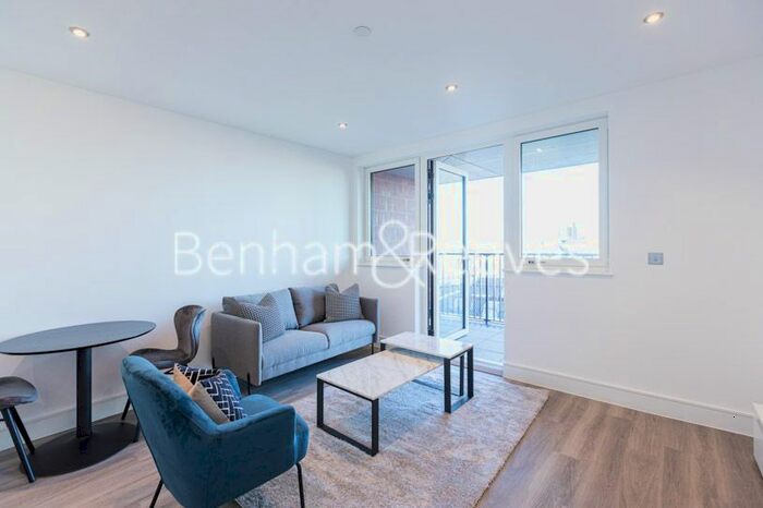 1 Bedroom Flat To Rent In Healum Avenue, Southall, UB2