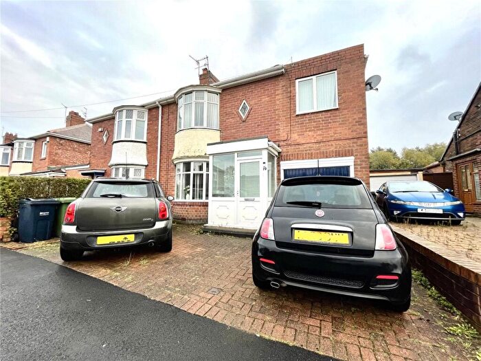 4 Bedroom Semi-Detached House To Rent In Richmond Avenue, Gateshead, Tyne And Wear, NE10
