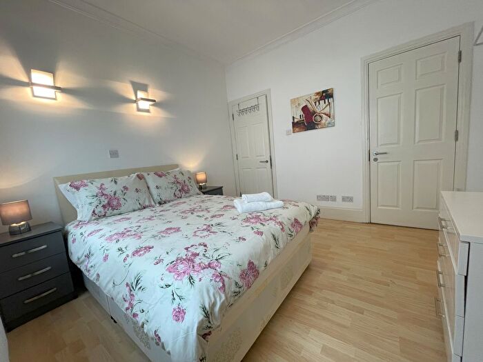 1 Bedroom Flat To Rent In White Horse Street, London, W1J