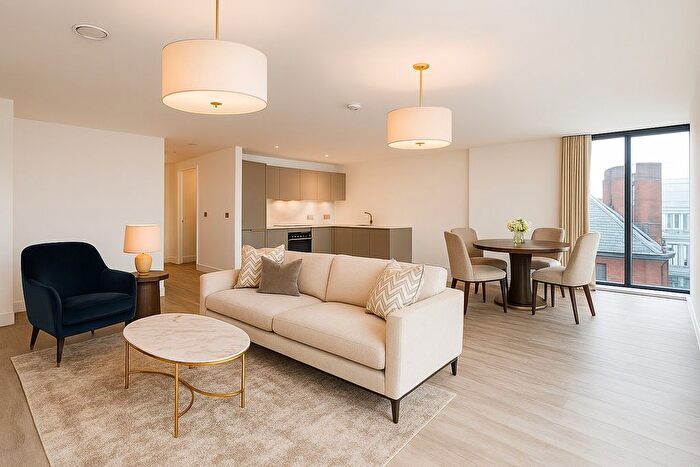 3 Bedroom Flat For Sale In The Bank Tower, Birmingham, B15