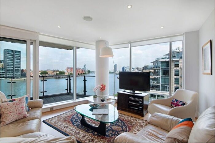 3 Bedroom Flat To Rent In , Commodore House, Juniper Drive, SW18