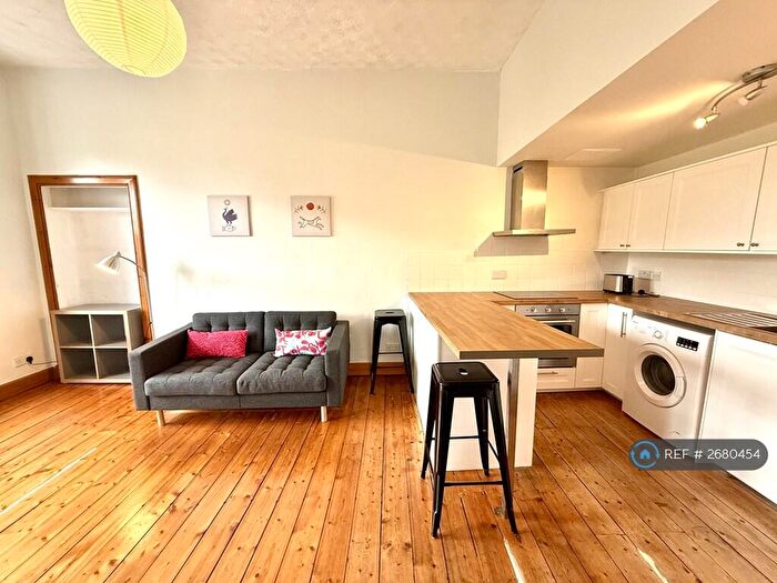 1 Bedroom Flat To Rent In St. Leonards Street, Edinburgh, EH8