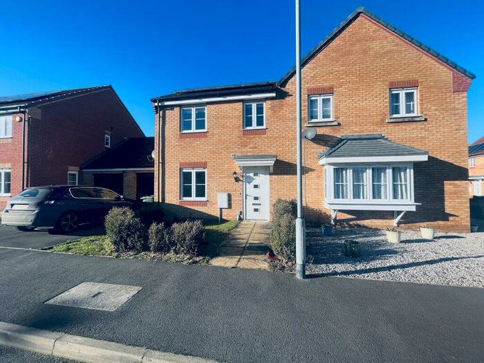 3 Bedroom House To Rent In Forbes Drive, Peterborough, PE7