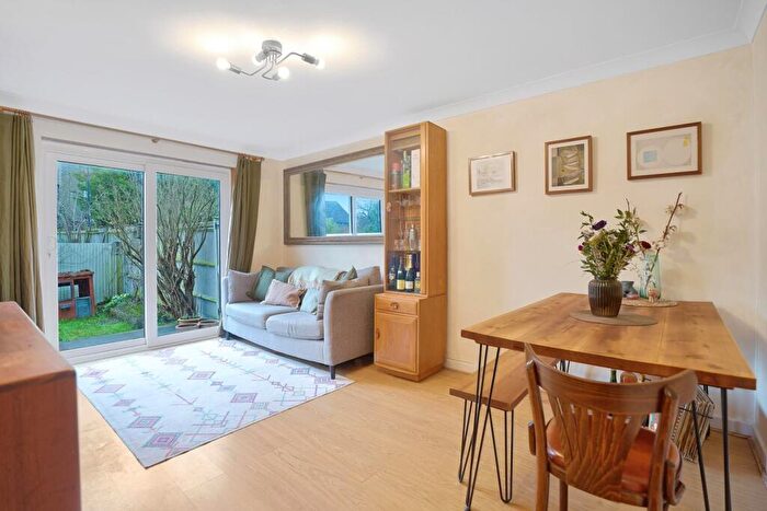 2 Bedroom Flat For Sale In Woodland Road, Crystal Palace, London, SE19