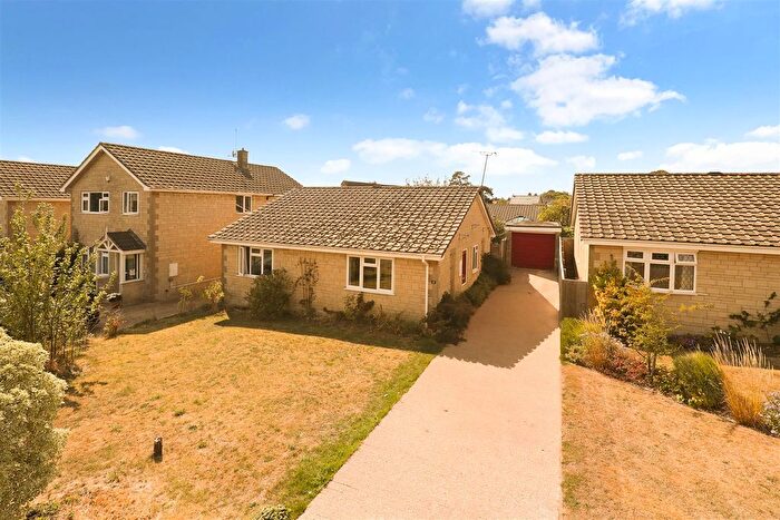 3 Bedroom Bungalow For Sale In Dr Browns Close, Minchinhampton, Stroud, GL6