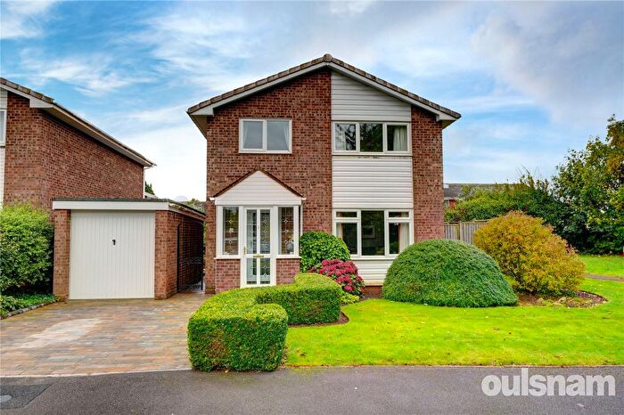3 Bedroom Detached House For Sale In Percheron Way, Droitwich, Worcestershire, WR9