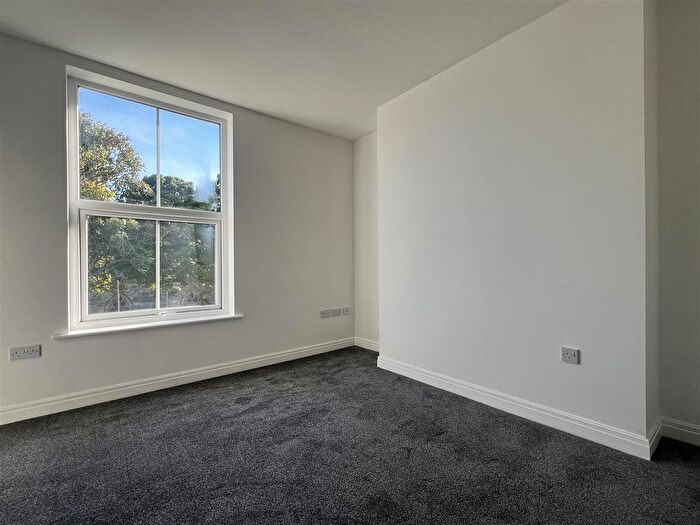 2 Bedroom Flat To Rent In Castle Road, Scarborough, YO11