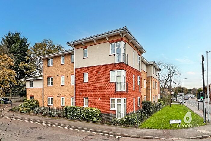2 Bedroom Flat For Sale In Rowley Close, Bracknell, RG12