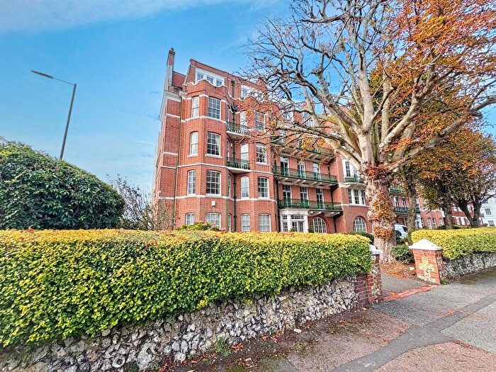 4 Bedroom Flat For Sale In Hartington Place, Eastbourne, BN21