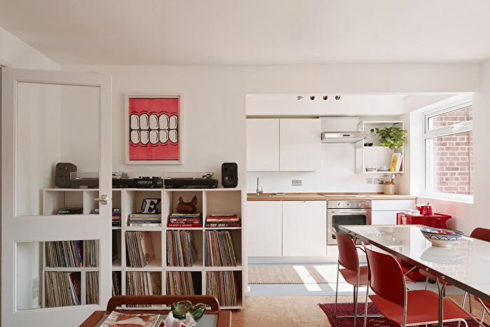 1 Bedroom Flat For Sale In Holmbury Grove, London, CR0