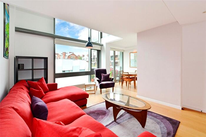 2 Bedroom Flat To Rent In Peacock Place, Islington, N1