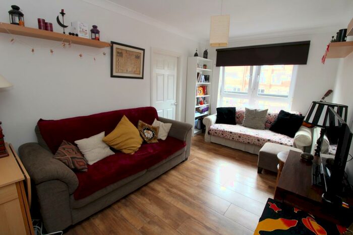 1 Bedroom Flat To Rent In Melbourne Road, Wallington, SM6