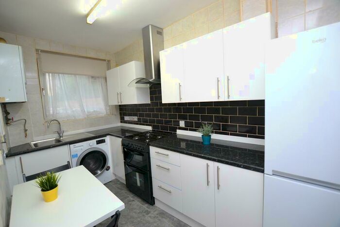 5 Bedroom Flat To Rent In Devas Street, London, E3