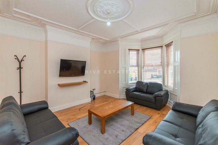 9 Bedroom Terraced House To Rent In Osborne Avenue, Jesmond, Newcastle Upon Tyne, NE2