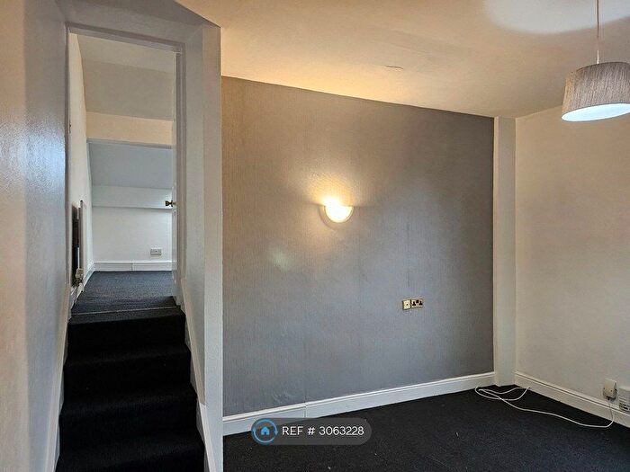 1 Bedroom Flat To Rent In Clarendon Road, Birmingham, B16