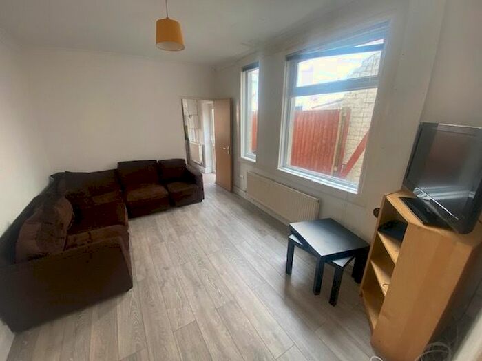 5 Bedroom Terraced House To Rent In Angus Street, Cardiff CF24