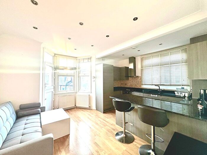 1 Bedroom Flat For Sale In Fulham Palace Road, London, W6