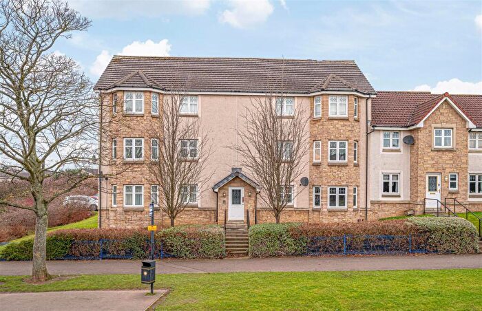 2 Bedroom Flat For Sale In Peasehill Road, Rosyth, KY11