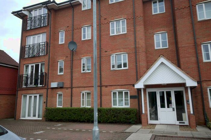 2 Bedroom Flat To Rent In Vancouver Road, Broxbourne, EN10