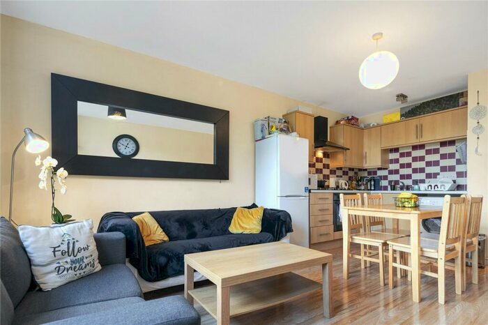 2 Bedroom Flat To Rent In Old Barrowfield, London, E15