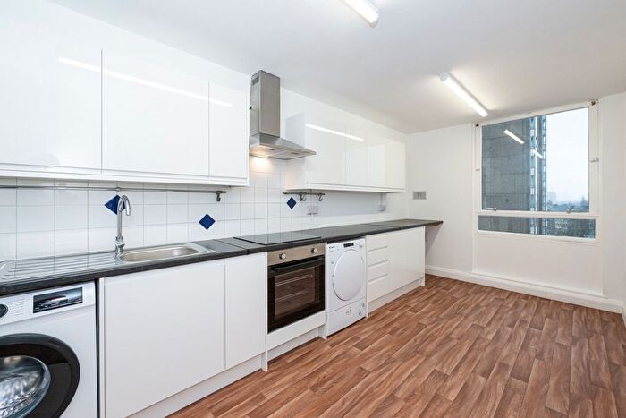 2 Bedroom Flat To Rent In Osprey Heights, Bramlands Close, Battersea, London, SW11
