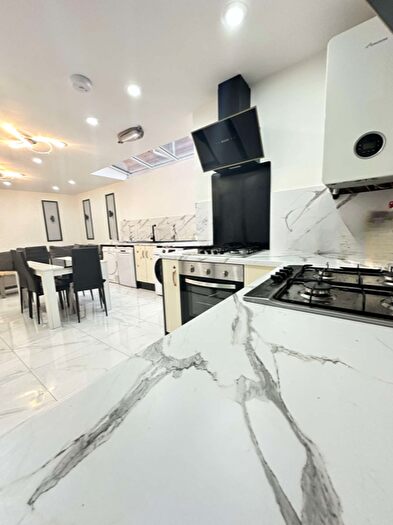 5 Bedroom Semi Detached House To Rent In Katie Road, Birmingham, B29