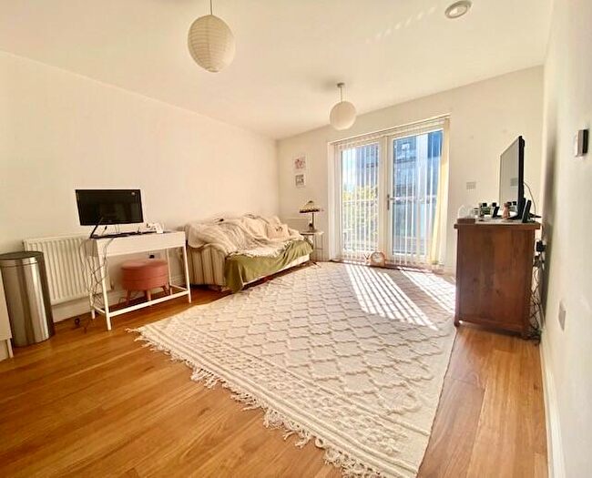 1 Bedroom Apartment To Rent In Cressy Quay, Chelmsford, CM2