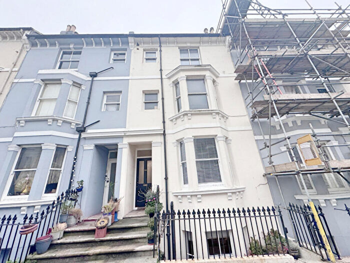 2 Bedroom Apartment To Rent In Lansdowne Street, Hove, BN3