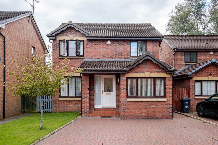 4 Bedroom Detached House For Sale In Foinaven Gardens, Thornliebank, G46