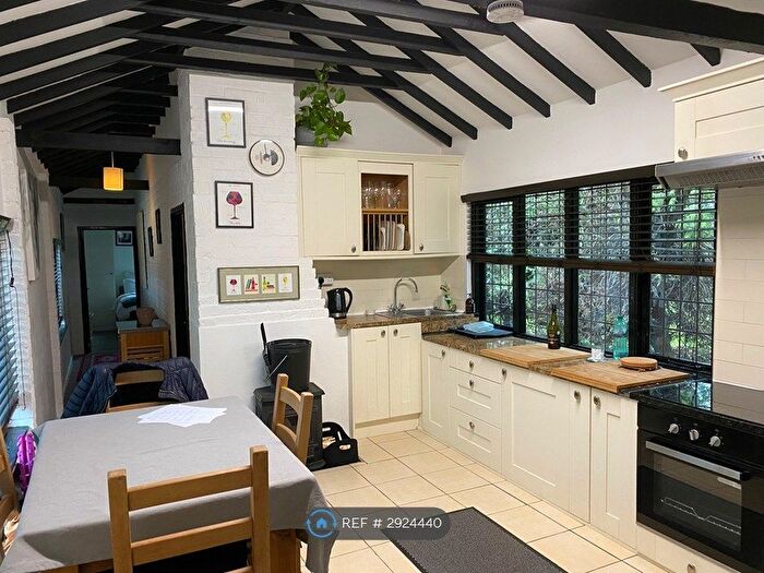 2 Bedroom Bungalow To Rent In Gardeners Cottage, Lingfield, RH7