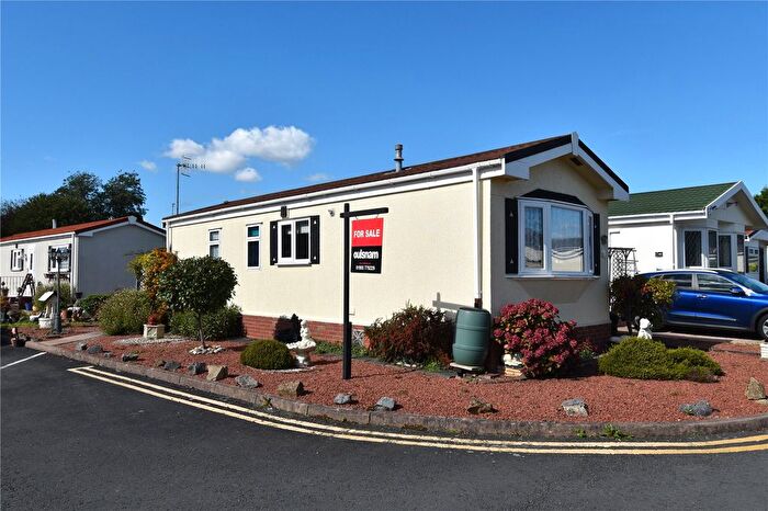 1 Bedroom Mobile/park Home For Sale In Doverdale Park Homes, Hampton Lovett, Droitwich, Worcestershire, WR9