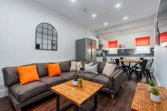 6 Bedroom Property To Rent In Lombard Grove, Manchester, M14