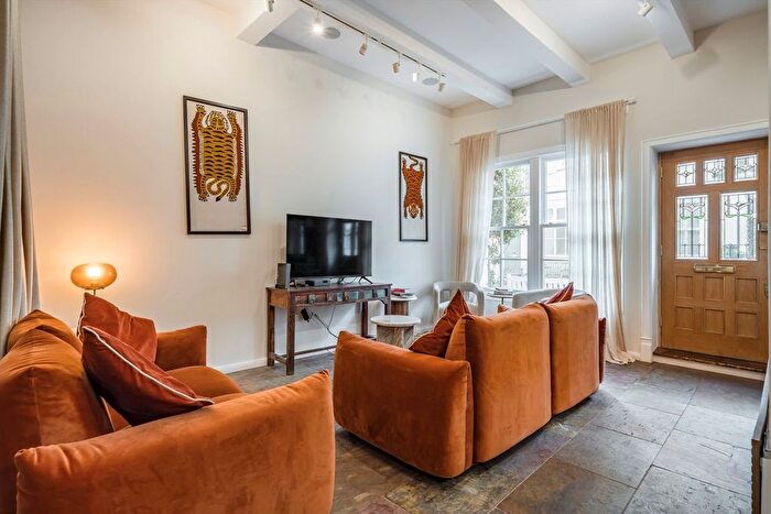 5 Bedroom Property To Rent In Petersham Place, South Kensington, SW7