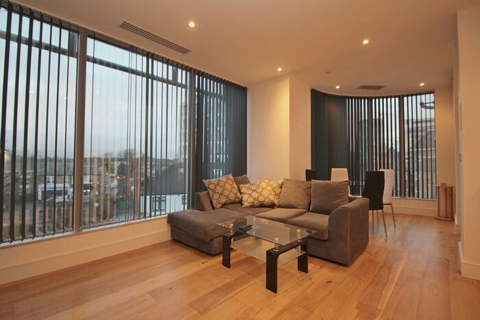 Studio To Rent In Trinity Square, Hounslow TW3