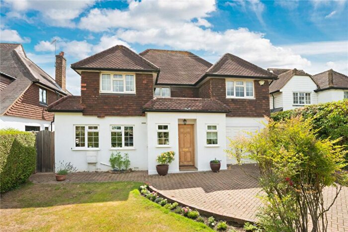 4 Bedroom Detached House For Sale In Arbrook Lane, Esher, Surrey, KT10