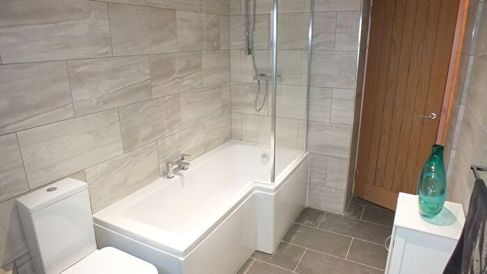 2 Bedroom Cottage To Rent In Low Street, South Milford, Leeds, LS25