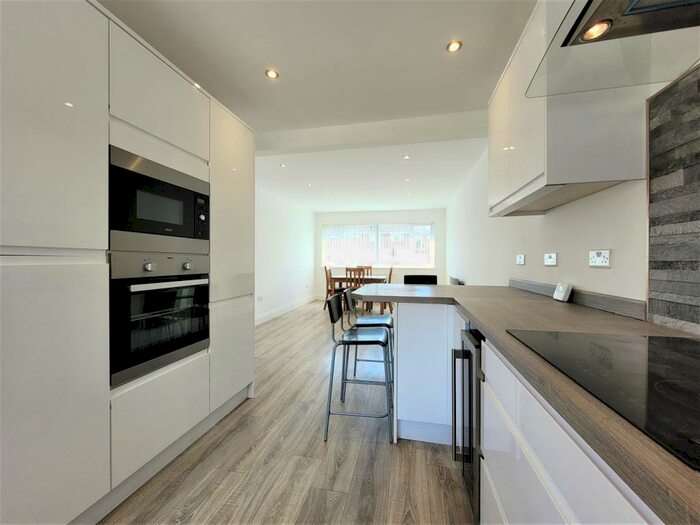 4 Bedroom Terraced House To Rent In Valley Road, Streetly, B74