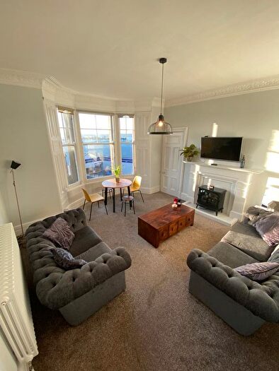 2 Bedroom Flat To Rent In Perth Road, Dundee, DD1