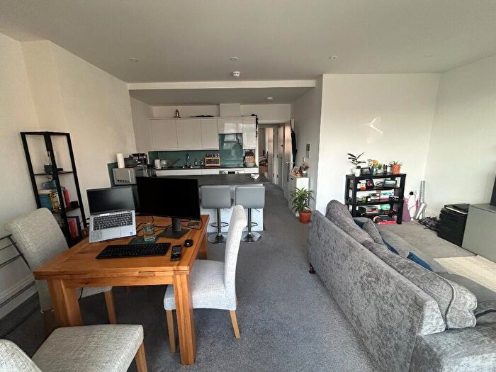 1 Bedroom Flat To Rent In Goldstone Villas, Hove, East Sussex, BN3