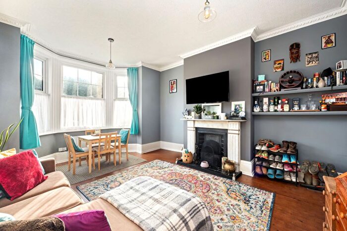 1 Bedroom Flat For Sale In London Road, Uckfield, TN22
