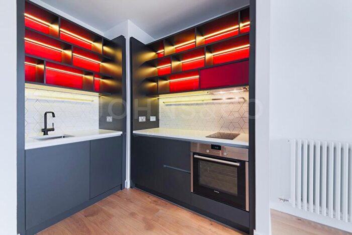 Apartment To Rent In Globe House, London City Island, London, E14