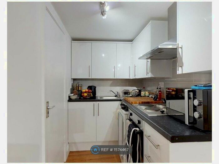 1 Bedroom Flat To Rent In West Street, Faversham, ME13