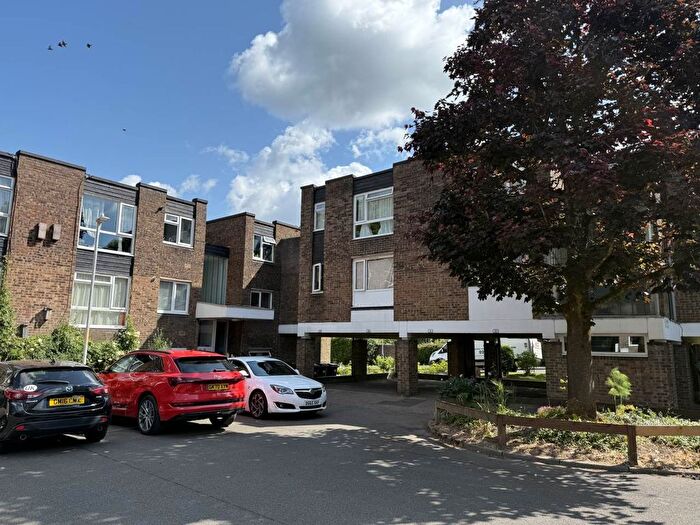 3 Bedroom Flat For Sale In Tudor Court, Tunbridge Wells, TN2