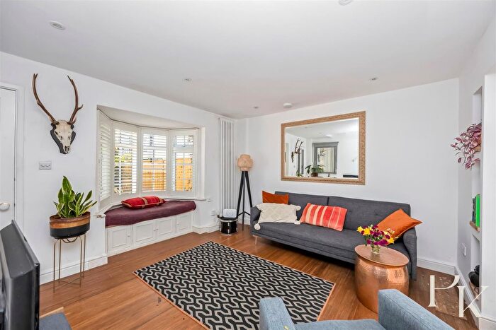 2 Bedroom Property For Sale In Crown Gardens, Brighton, BN1