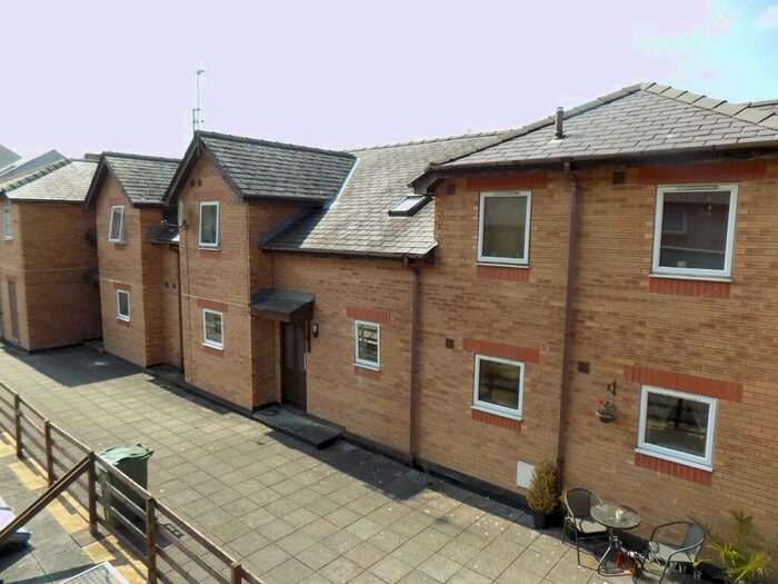 1 Bedroom Apartment To Rent In High Street, Bangor, Gwynedd, LL57